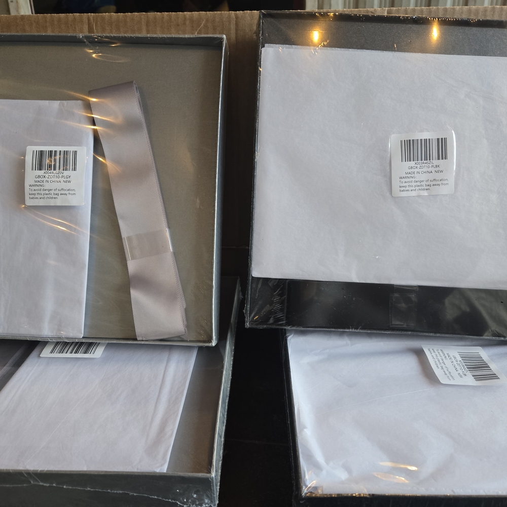 University Gift Box Set  Silver & Black  6Elegant and  Gift Wrap Set